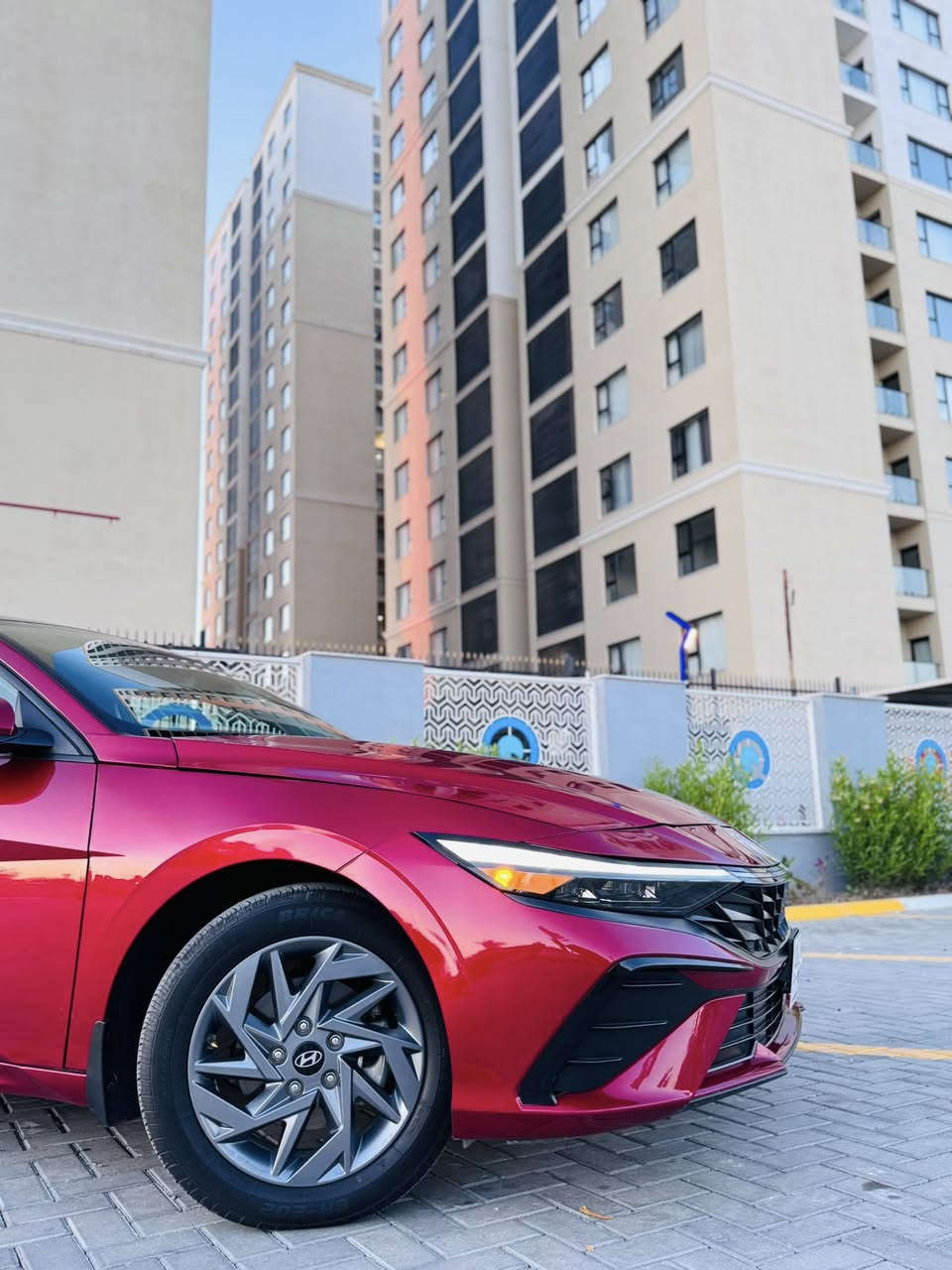 ة طيبة 

النترا 2024 بغداد بسمي تحويل ثاني يوم مبدل بنيد فقط بدون لغود وبدون شواصي (ايرباك دركة فقط وراجع سستم) م

 

السيارة نص فول دشبول ديجتال وبصمة وفول تحكم ومود درايف ومعروفة مواصفاتهة 

عارضها ب 152 وبيهة مجال بسيط كلش 
***********
*********** 
مكانهة بغداد حي العامل
