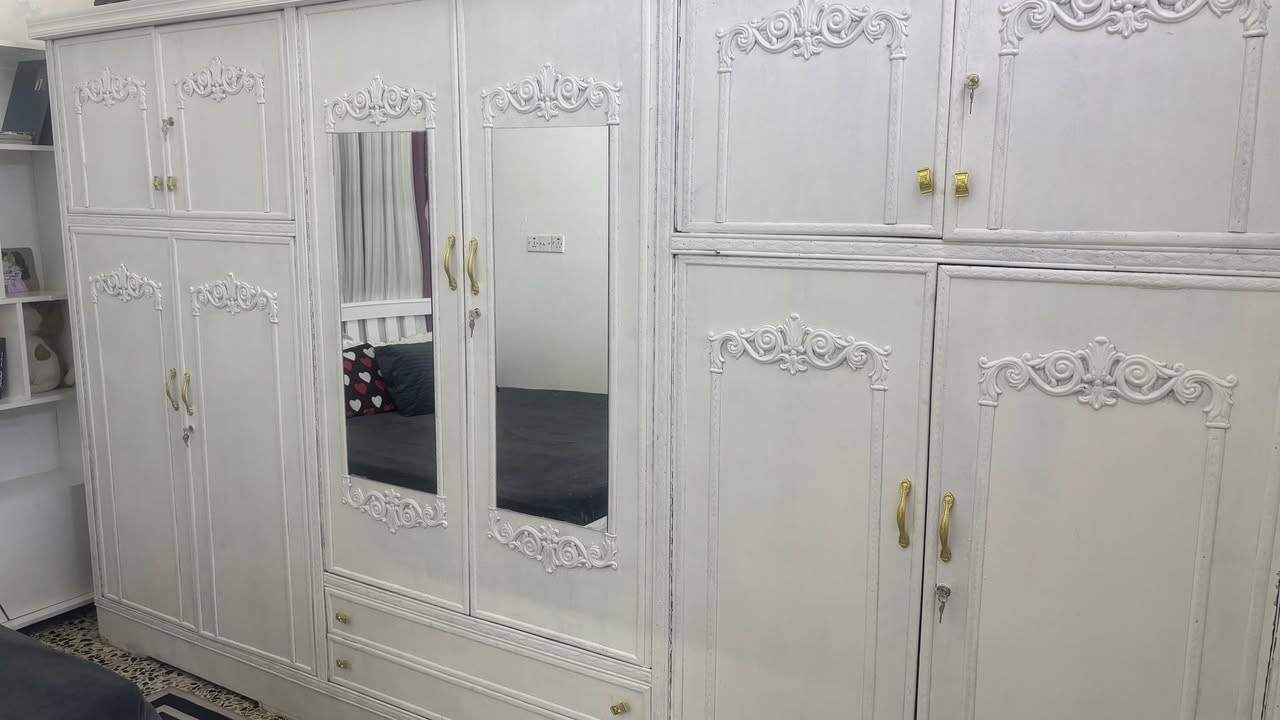 كنتور العرض ٣ مترات ونص والارتفاع مترين
نظافة ١٠٠٪؜ بدون اي ضرر ابد 
جديد ماخذتة اقل الشهر بس الغرفة مالتي كلش صغيرة 
رايدتة ب٣٧٥ الف 
مكاني بغداد الكاظمية الطي 
للتواصل خاص


**إذا كنت صاحب هذا الإعلان وتريد حذفه لأي سبب، رجاءا أرسل رسالة إلى الدعم الفني**