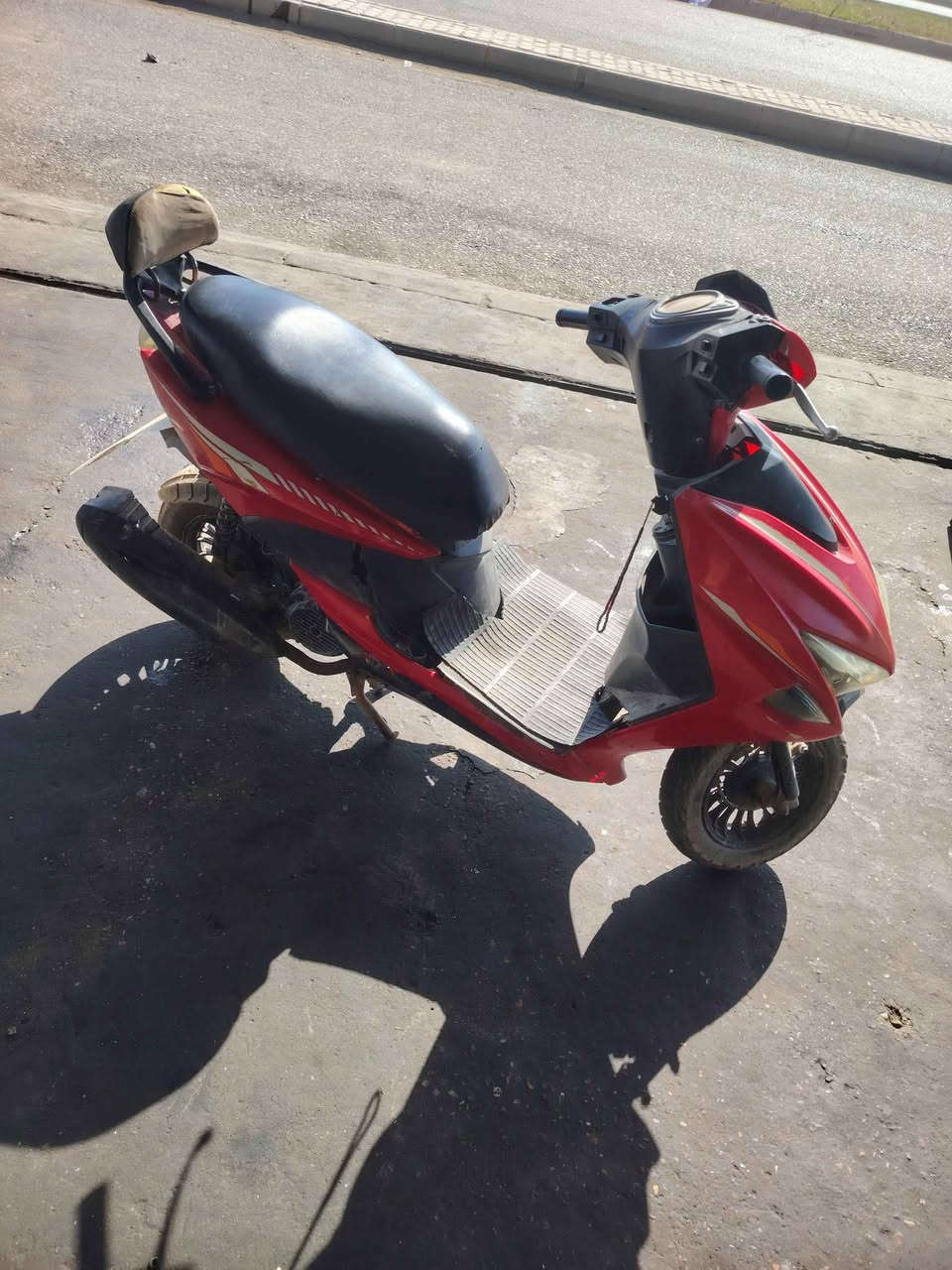 دراجه اف اس نضيفه وشغاله سلف وهندر اوراق كامله مثل ما موضح بصوره السعر 180 وبيهه مجال قليل رقمي *********** Singapore
