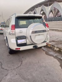 برادو موديل 13 فول مواصفات 6سلندر ماشيه 137 حقيقي سياره جدا جديده بيهة...