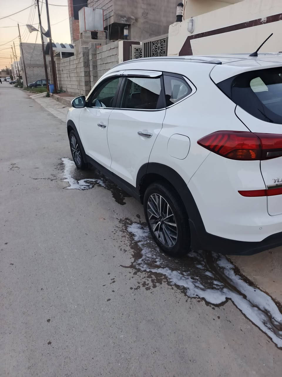 سلام عليكم توسان موديل ٢٠٢٠ خليجي شركة الكاسط فول مواصفات ماعدا الفتحة بصمة داخل عسلي خمس كاميرات كشافات لايت رقم بغداد الدولي الجديد ماشية ٩٣ الف كيلو مكينة مامفتوحة كلهة على وضع الشركةبيهة طخة بالجاملغ الخلفي ويطلع عندك تبديل الباب الورة السايق والصنوك معيرات يطلع تبديل ابلادي والبرواة مال القمارة صبغ مباوك فوك الطوك اشوية السعر ١٦٥ و بيهة مجال حك الجية المكان تقاطع القدس هاتف ***********
