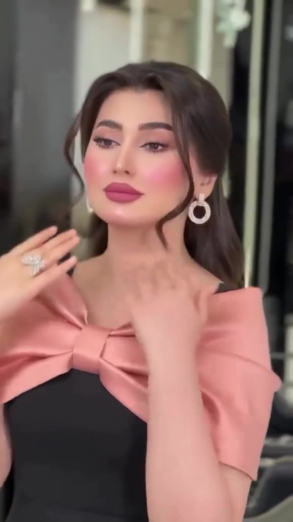 السلام عليكم ورحمة الله وبركاته 
الفستان قياس٤٨_٤٦
لونه اسود وطويل ولون الفينوكة وردي فاتح
ملبوس فقط ٣ ساعات
سعر الشراء :١٠٠
سعر البيع مع التوصيل:50
القماش سكوبا ليكرا.


**إذا كنت صاحب هذا الإعلان وتريد حذفه لأي سبب، رجاءا أرسل رسالة إلى الدعم الفني**