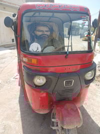 عندي تكتك موديل ١٧اوراق اصوليه محرك مال٢٠ سعر 3500 مكان بغداد شرطه الر...