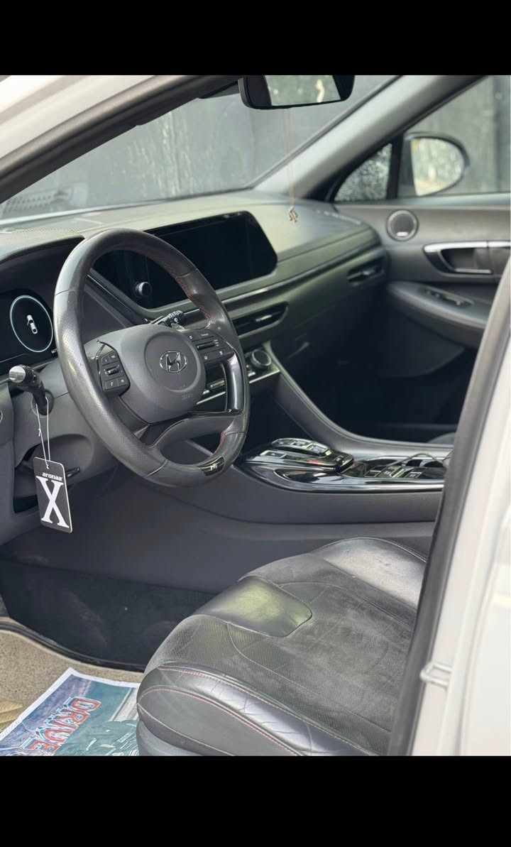 السلام عليكم
‎سوناتا NLine

‎موديل 2022 رقم اربيل 

ماشية ٨٠

‎مواصفات السيارة فول ان لاين بعد هواى مواصفات بيهه

‎الاظافات الي عليها

‎عليها كت كاربون فايبر داخل  وخارج السيارة اصلي

‎وسياره بيها شوته برفورمنس وعطاس توربو وبلكات ريسنك 

‎وفيت بم ريسنك وبيها برمجه من امريكا 

‎المواصفات

‎بصمة ) ابواب + صندوق )

‎تشغيل عن بعد

‎شاشة جبيرة ) كار بلي t اندرويد )

‎واير ليس شحن

‎مثبت سرعة

‎قيادة ذاتية

‎تحديد مسار

‎رادار امامي

‎رادار جانبي

‎ادار خلفي

‎كامرا دوارة

‎مثبت ستيرن

‎اسايد بريك بصمة

‎مودات قيادة ) نورمال - سبورت - سبورت بلاص -

‎ﻛﻮﺳﺘﻢ)

‎كشنات تدفئة

‎بانوراما

‎تبريد بيانو

‎تبريد قطعتين

‎لدت بلادية بالدشبول متغير الوان تتحكم بيهه بالشاشة 96 لون

‎كيجات بالعداد تظهرلك قراءة (حماوة الدهن التيربو ا

‎ﺍﻟﻌزم)

‎كيجات دجتال تتغير ويا كل مود مثل ماموضح بالصورذ

‎كير دكم ٨ سرعات دبل كلج+ شفتات ستيرن

‎نظام سماعات BOSE اقو، انظمة سماعات

‎كشنات تدفئة

‎جامات اوتو

‎اوتو هولد

‎كشنات كنتارا حضن N

‎مكينه 2500 تيربو

‎لدات امامي خلفي

‎وبعد هواي مواصفات بيهه

‎حالة السيارة:

‎جميع الشواصي سليمة 

‎

جميع الايرباكات سليمة

السعر ١٩٠ وبيها مجال او مراوس

***********
