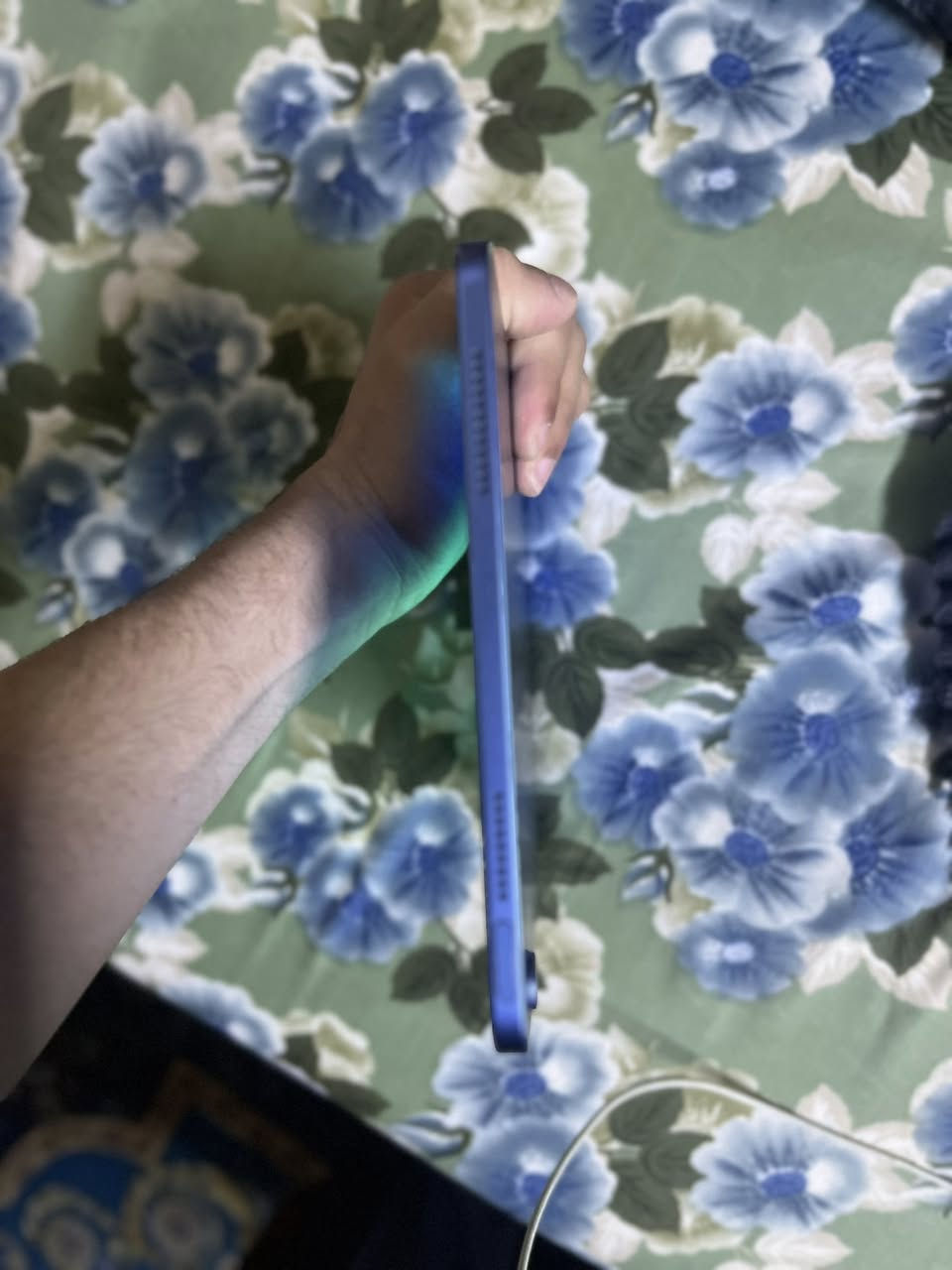 ايباد11 A16 💙
بطارية 🔋 97 
ذاكرته 128 
بعده بضمانه 
مكفول من كلشي بس بي ضربه خفيفه بالشاصي كلش خفيفه ما مأثره 
سعره 425 
***********
