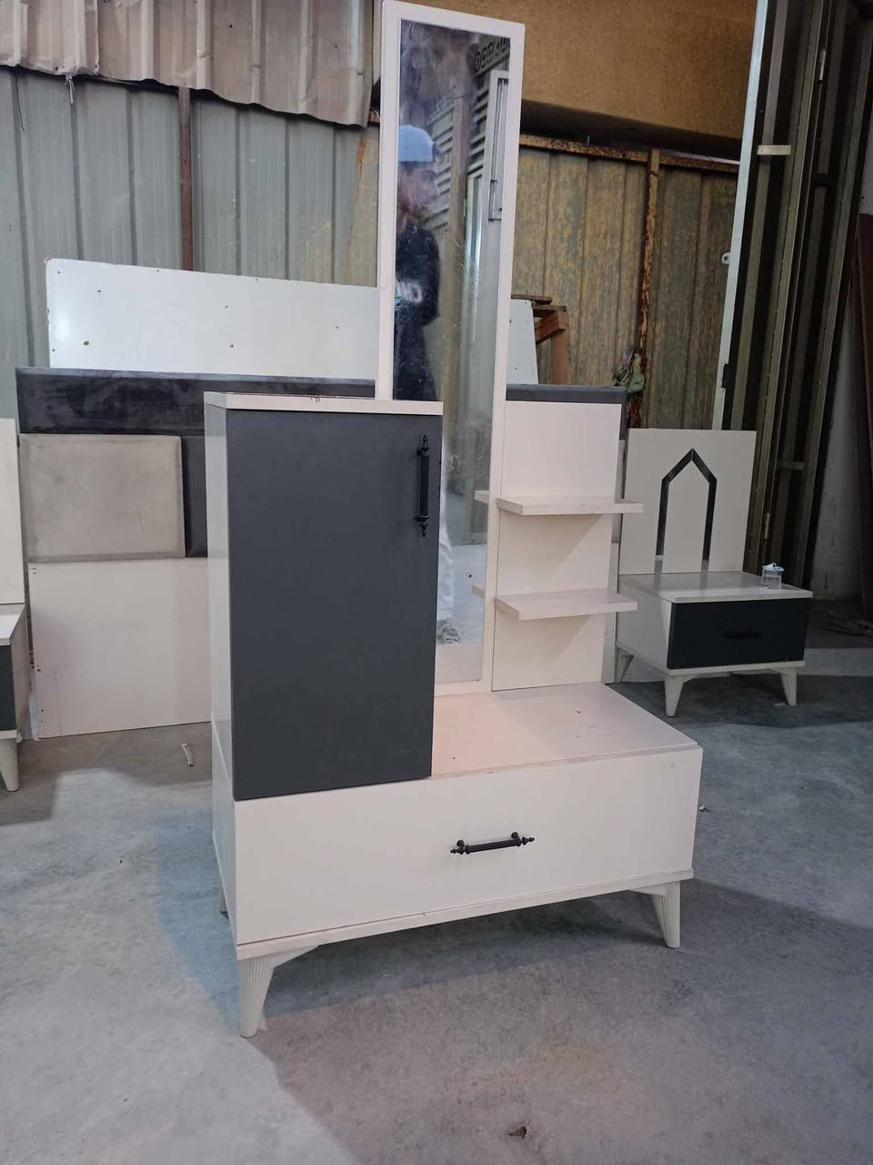 غرفة تركي 🇹🇷 مستخدام 5قطع  ✨✨
نضافه 90 💯
ابواب  💖
مع شد🪛 ونقل 🚚  مجاني  داخل بغداد  محافظات بكروه ***********
