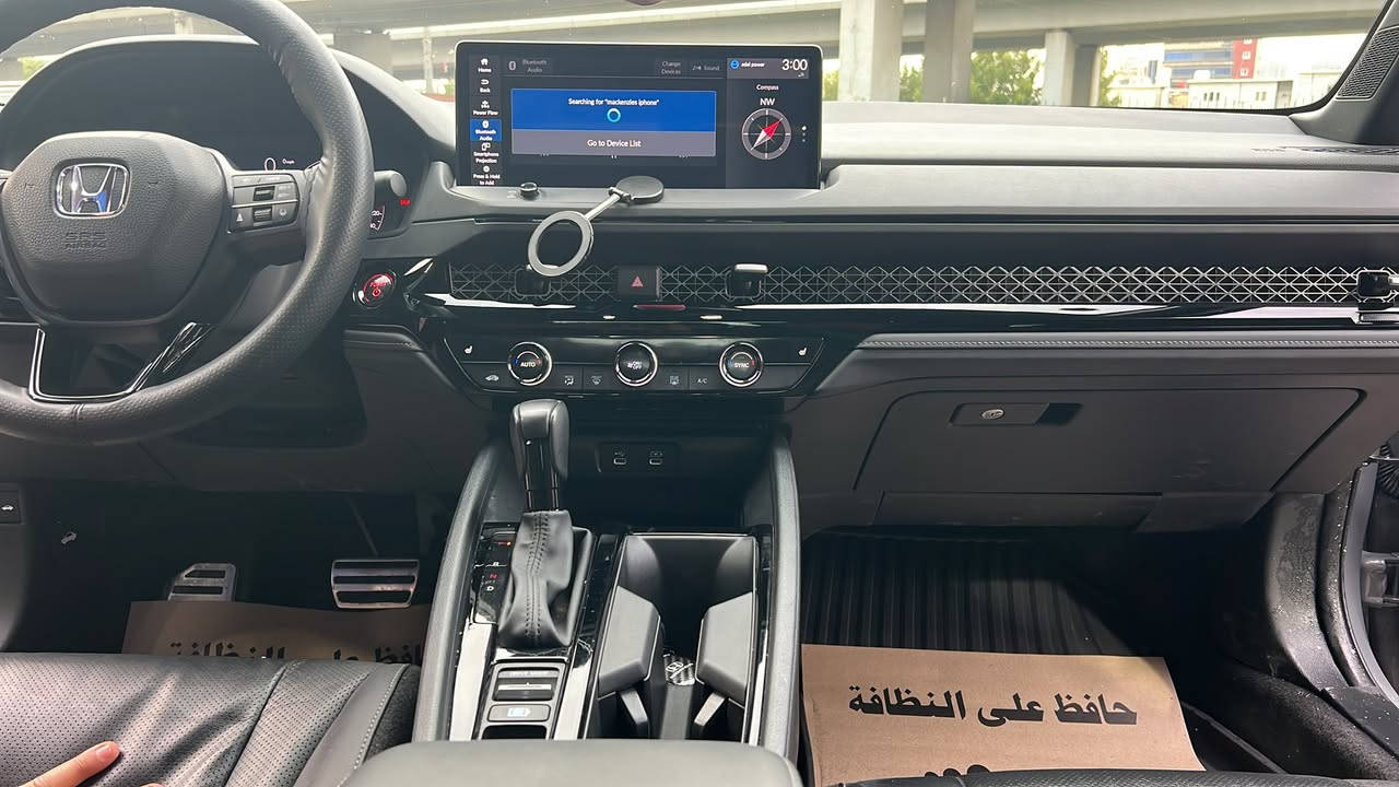 سلام عليكم هوندا اكورد موديل 2024 ماشية 15 الف السيارة جديد بمعنى الكلمة حادثها بالمنشور رقم تلفوني *********** السعر 210
