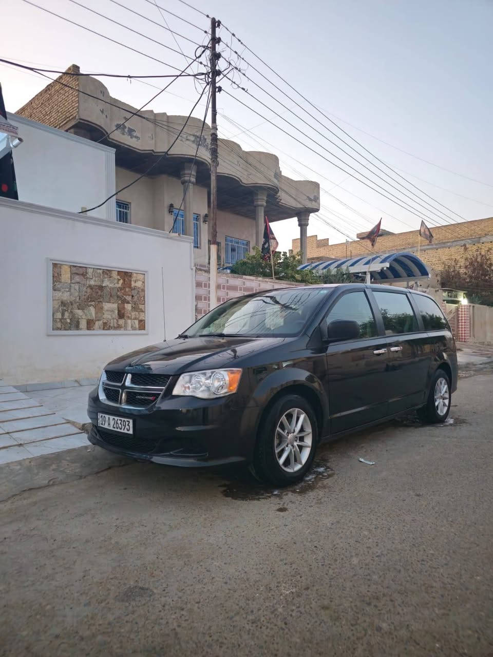 دوج كرفان sxt موديل 2018 للبيع او المراوس حسب القناعه رقم كربلاء تحويل ثاني يوم حادثهه نص الصندوك والجاملغ الخلفي السعر 170 وبي مجال قليل للشراي للاستفسار الاتصال ع الرقم *********** بي واتساب . عمارة, ميسان
