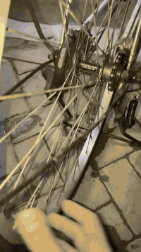 سلام عليكم بيسكل البيع بناتي حجم ٢٦نثيف السعر ٥٥وبي مجال حك الجيه الرقم ***********
