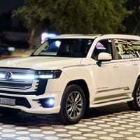 اللهم صل على محمد وآل محمد  للبيع  لاندكروز  2023 لمتد اصلي مو شد جديد...