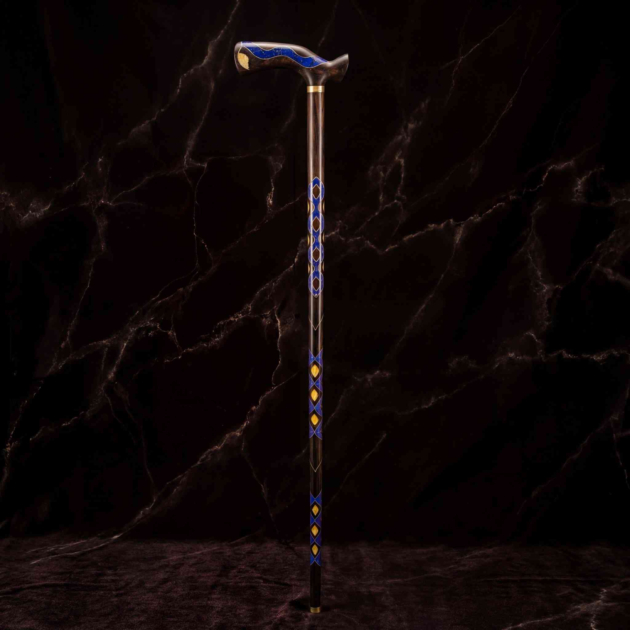 وقارُک یتحدث دون کلمات...
لیس مجرد عصا، بل تحفة فنیة صِیغت لتلیق بمقام الکبار.

حین تجتمع قوى الطبیعة فی قبضة یدک:
 حجر اللازورد (Lazurd): زرقة ملکیة تعکس الحکمة والهدوء.
 الکهرمان (Amber): عبق التاریخ ودفء الأصالة.
 خشب الابنوس النادر: صلابة تتحدى الزمن.

هذه القطعة لیست للجمیع، هی فقط لمن یعرف معنى "الهیبة". تصمیم فرید یجمع بین الفخامة وسحر الأحجار الکریمة، لیجعل حضورک لا یُنسى فی کل مجلس.

🛑 قطعة فریدة من نوعها.
📩 لأصحاب الذوق الرفیع فقط، السعر والتفاصیل عبر الخاص.

#مسابيح #عصا #وجاهة #هدايا_رجالية #تحف #نوادر #شيوخ #السعودية #الكويت #عراق


**إذا كنت صاحب هذا الإعلان وتريد حذفه لأي سبب، رجاءا أرسل رسالة إلى الدعم الفني**