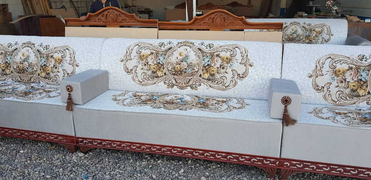 ديوانالسيد ابو محمد
التاميم القادسية
قماش تركي
خشب روسي
بلوك اسود
 شغل حسب الطلب
كادر متخصص للقياس والنقل مجانا
يوجد نظام تقسيط
***********
