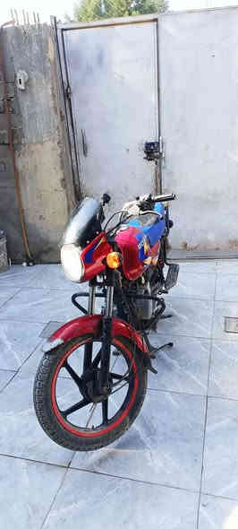 السلام عليكم . دراجة بوكسر اوراق  2019 للبيع . السعر مليون وبيها مجال قليل  للتواصل ***********
 المكان . قضاء المدينة . الهوير .
