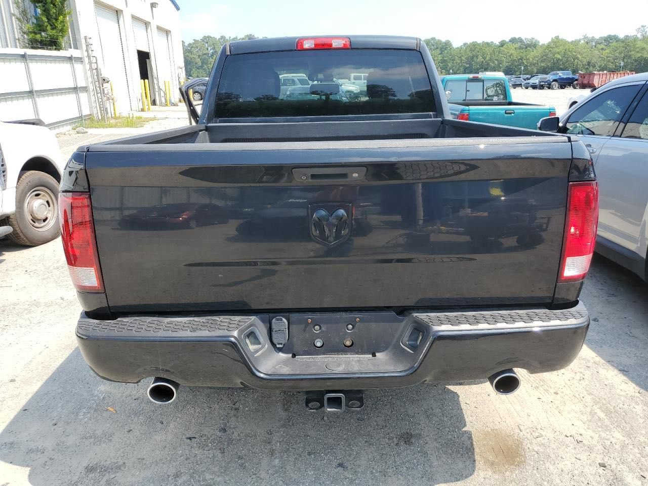 دوج رام مديل ١٨
8 سلندر
حادثه موضضح بالصوره والباقي كفاله عامه ترهم مراوس او بيع ***********
