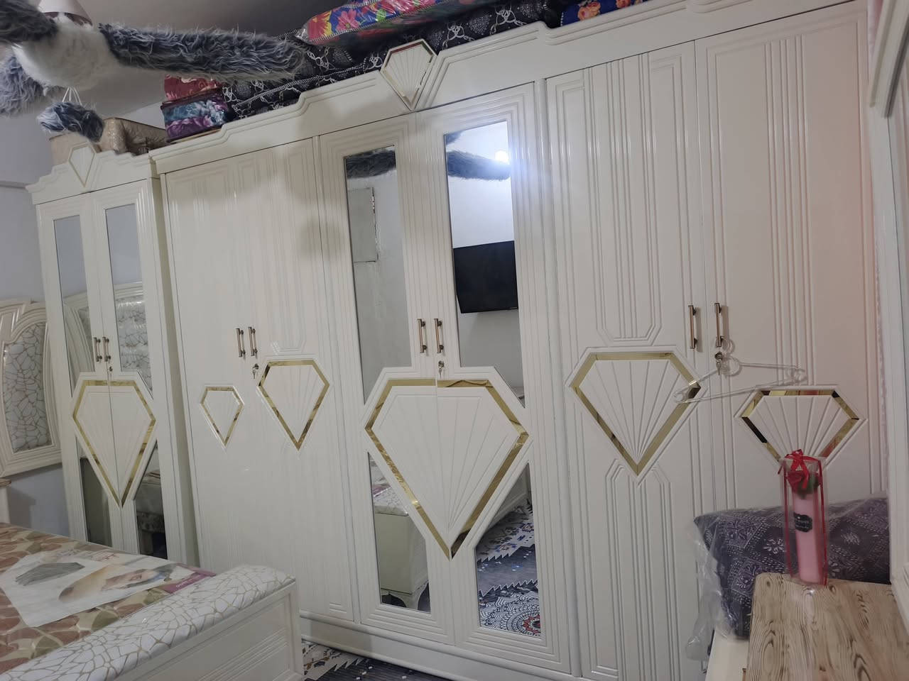 السلام عليكم غرفت نوم صاج عراقي حراري 6بيبان غير مستخدمه (جديده)  سعرها بمليون و650 وبيها مجال للاستفسار التواصل على الرقم ‏‪***********‬‏ او المراسله خاص
