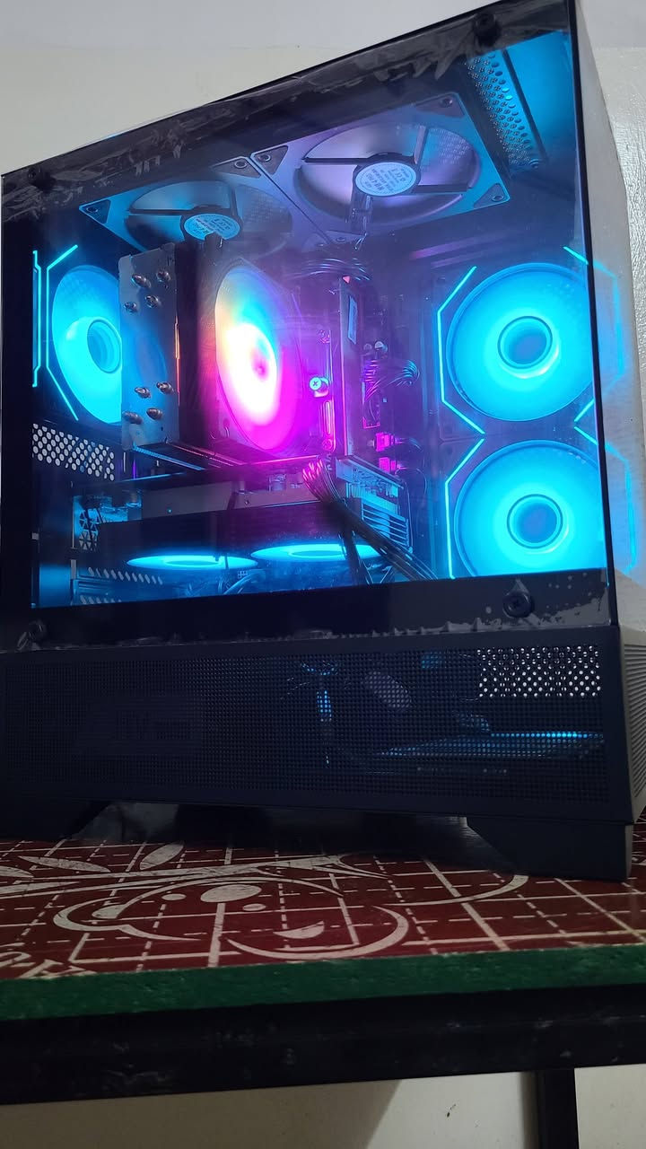 السلام عليكم ❤️

تجميعة مرتبة للبيع المواصفات 💚 :

CPU : Xeon E5 2650 V4 New
12Cores / 24Thread

M.B X99 DDR4 New

Cooler Mass 120ML RGB New

RAM 16GB DDR4 Samsung (8×2)

GPU : RX 580 8GB 2FANS RGB

Storage : SSD 128GB New + HDD 500GB WD Health 100%

PSU 550W FSP HV Pro 80% Plus New

CASE Glass + 5FANS RGB New
كيس زجاج وبيه رمونت وتحكم كامل بRGB 

أغلب القطع جديدة 💜

السعر 420 ألف ❌️
السعر 400 ألف ❌️

السعر 370 ألف ثابت 🌠

كارت شاشة للبيع :

RX 6900 XT 16GB XFX Merc 319 Gaming OC

مستخدم نظيف وبيه ضمان السعر 550 ألف 🌷

معالج للبيع I5 8500 ⚡️

ادائه بقوة معالج I5 Th9 السعر 50 ألف
وللي يريد بورد جيل تاسع وثامن موجود جديد ب75 ألف

UPS 1500VA High Power 🔋 
ماركة زينة ب45 ألف بطارية نظيفة 🌠

شاشات متوفر بكل الأنواع والأحجام

وتجميعات بالوصف كذالك ❤️⚡️💯

مكاني موصل متوفر توصيل لجميع المحافظات ❤️

للتواصل : ***********
