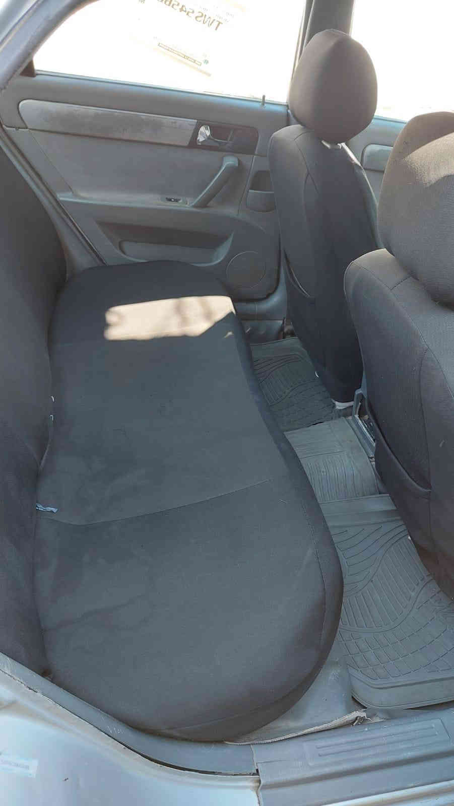 السلام عليكم،،، فورنزا موديل ٢٠٠٨ بأسمي مصفرة مكينة وكير وعقل حاوية،،، صدره تعبان مشط جديد،،، السعر  ٥٤ وبيه مجال للطيبين المكان بغداد للاستفسار ***********
