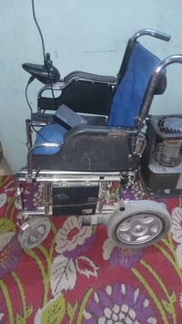 كرسي متحرك نظيف السعر ٠٧٩٠٣٥٦٥٩٤٤