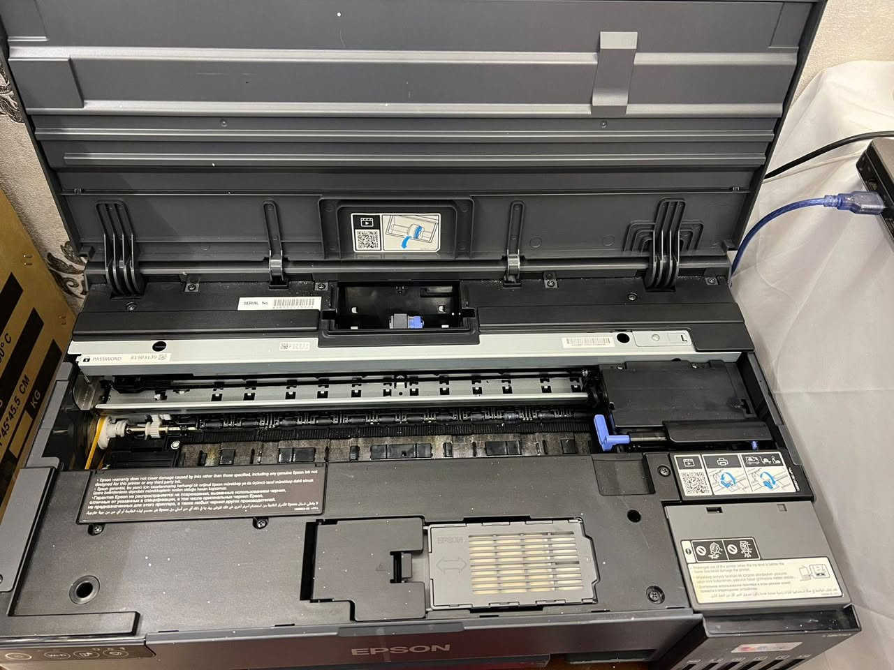 مشروع متكامل للطباعه على الملابس
طابعه إبسون L18050 Dtf تطبع a3 مع مكبس حراري 5*1 مع ثلاث درازن تشيرت قابل للطباعه نضافه موضحه ب الصورة انطيك حاسبه تجي بس تطبع و تشتغل على باب الله 
للتواصل و الاستفسار : 
‏‪***********‬‏ 
***********
