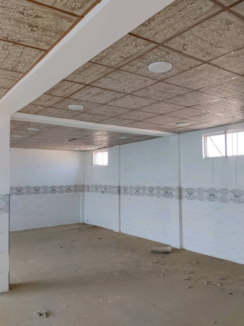 منشور رقم ٧١
اللهم صلِّ على محمد وآل محمد 
بناية تجارية ٣ طوابق  للبيع طابو صرف المساحة ٣١٢ م² الواجهة ١٣ م تتكون من ٤ محلات وقاعتين و٤ مشتملات كل مشتمل يتكون من غرفتين نوم واستقبال وصالة ومطبخ وصحيات البناء طابوق والسقف صب مسلح بناء حديث درجة أولى مؤجرة خير من الله الموقع المسيب حي الموظفين على الشارع العام مباشرة
لتفاصيل أكثر والسعر  الإتصال ب 
***********
***********
ابو محمد