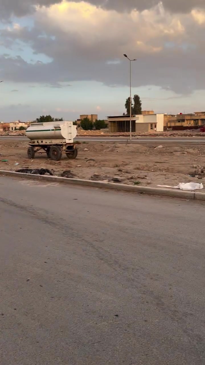 سلام عليكم بيت مساحه ٢٠٠ متر يقع في منطقة الدوانم مقابيل العبره مال الصافي طابق ونصف يحتوي على حوش وستقبال وغرفتين كبار  واجهه ١٠ ونزال ٢٠ ثامن بيت عن الشارع ٥ كيلو شارع عرضه اكثر من١٠ متر موقعه كلش حلو السعر 148 وبي مجال بسيط واي ستفسار هذا رقمي ***********
