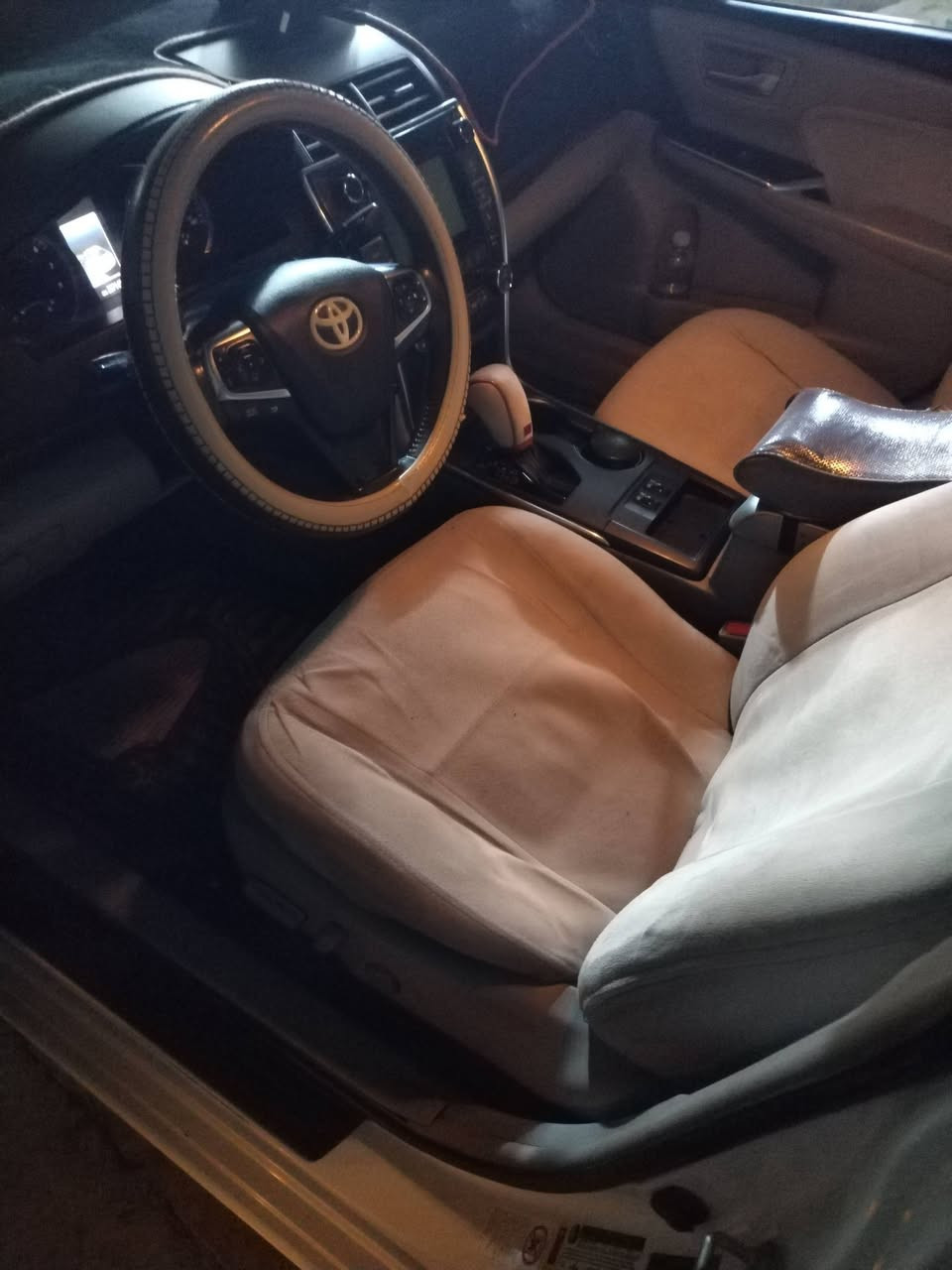 سلام عليكم كامري للبيع موديل 2016 وارد خليجي الرقم شمال اربيل كير و محرك شرط العنوان السياره صلاح الدين تكريت السعر 170 وبيها مجال بسيط  الستفسار اكثر ***********
