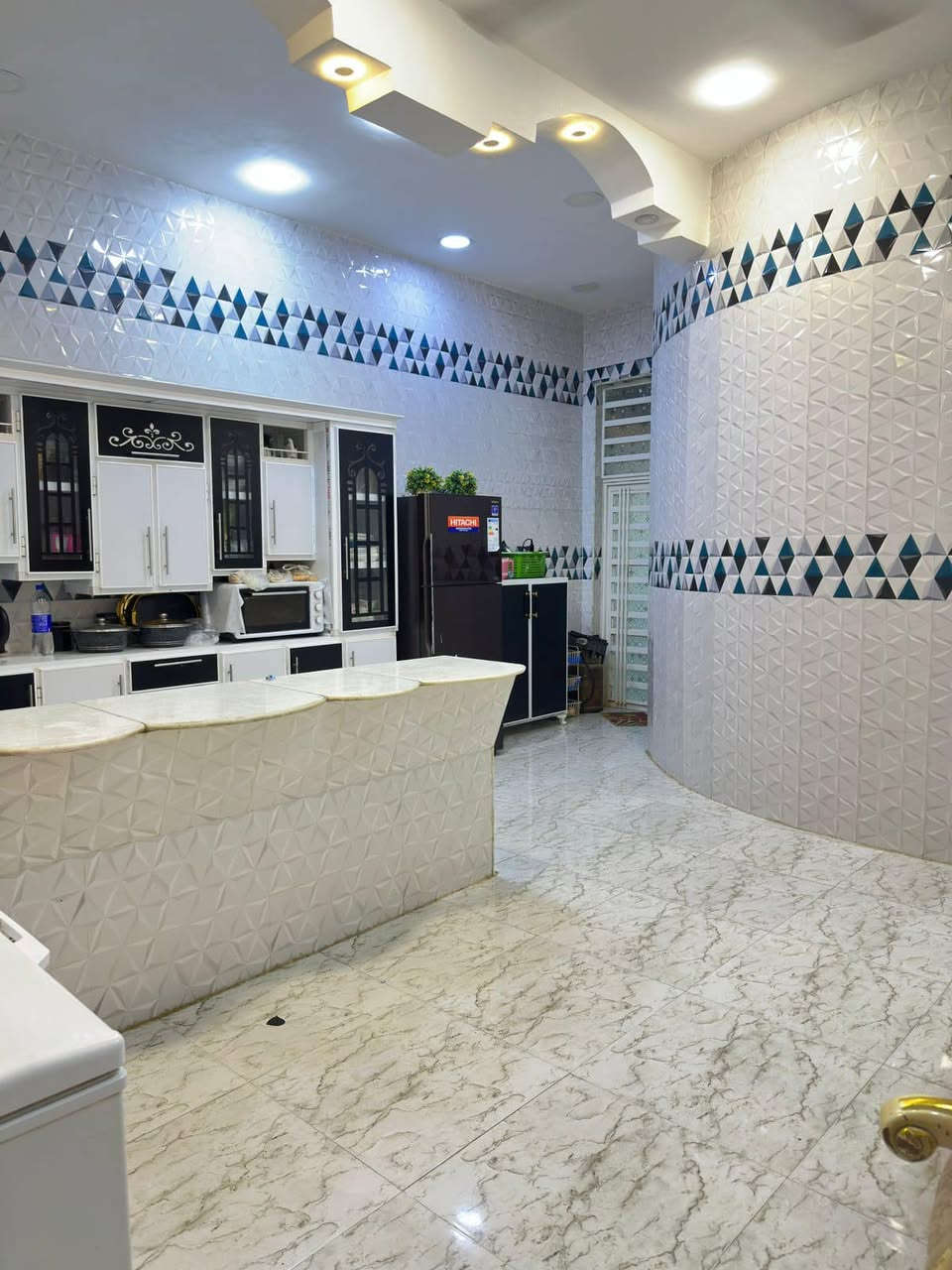 بيت للبيع حي الغدير ركن مساحة 200 متر طابقين ونص كونكريت السعر 280 وبي مجال الاستفسار ***********
