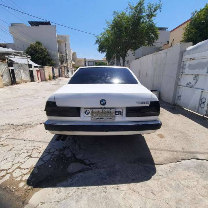 BMW735
مۆدێل 1989
گێڕ ئۆتۆماتیک
سلایدە 
چوارجام کارەبایی 
ڕەقەم بەغداد 
بەشەرتی گێڕ و مەکینە 
نرخی 30گـەڵا مەعامەلە 
گۆڕینەوەش ئەکەم
موشتەری نیت پەیوەندی مەکە
***********
واتسـابی لەسەرە ئەوژمارە.
