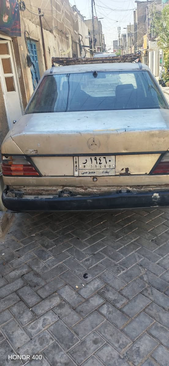 سلام عليكم للبيع دب ٢٣٠ كير ومحرك بطة خير من الله 
السيارة طاك بيهة القاعدة مال دبل الأمامي ابيع على وضعها رقم بغداد ومكان السيارة بغداد مدينة الصدر قطاع ٦٩ 
رقم الهاتف  ***********
