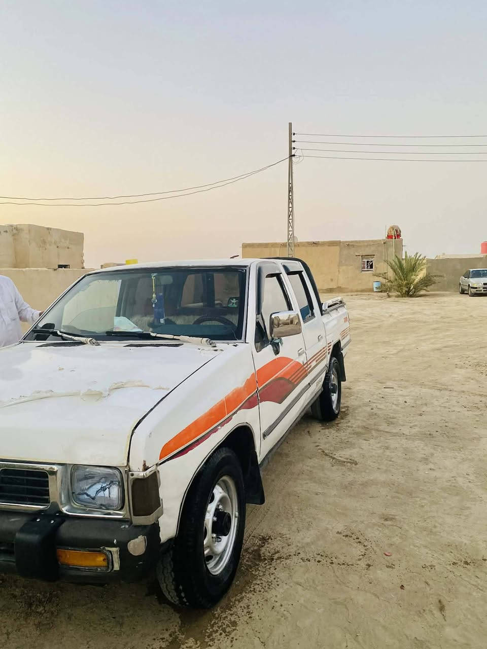 سلام عليكم نيسان موديل 93
 مكينه كير جدد محرك 2400
 تخم تاير ويل 15 كهربايات كلها شغاله
 رقم مثنى سنويه ل28 بيها رشات صبغ سعر 37
 وبيها مجال مكلف بنشر رقم صاحب سيارة ***********
