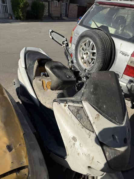 السلام عليكم ماجسته دبل رون للبيع دراجه متروكه بس شغاله تشتغل السعر ٣٠٠لف وبيها مجال و الشراي يدلل 
اتصال واتساب ***********  ما متواجد فيس بوك
