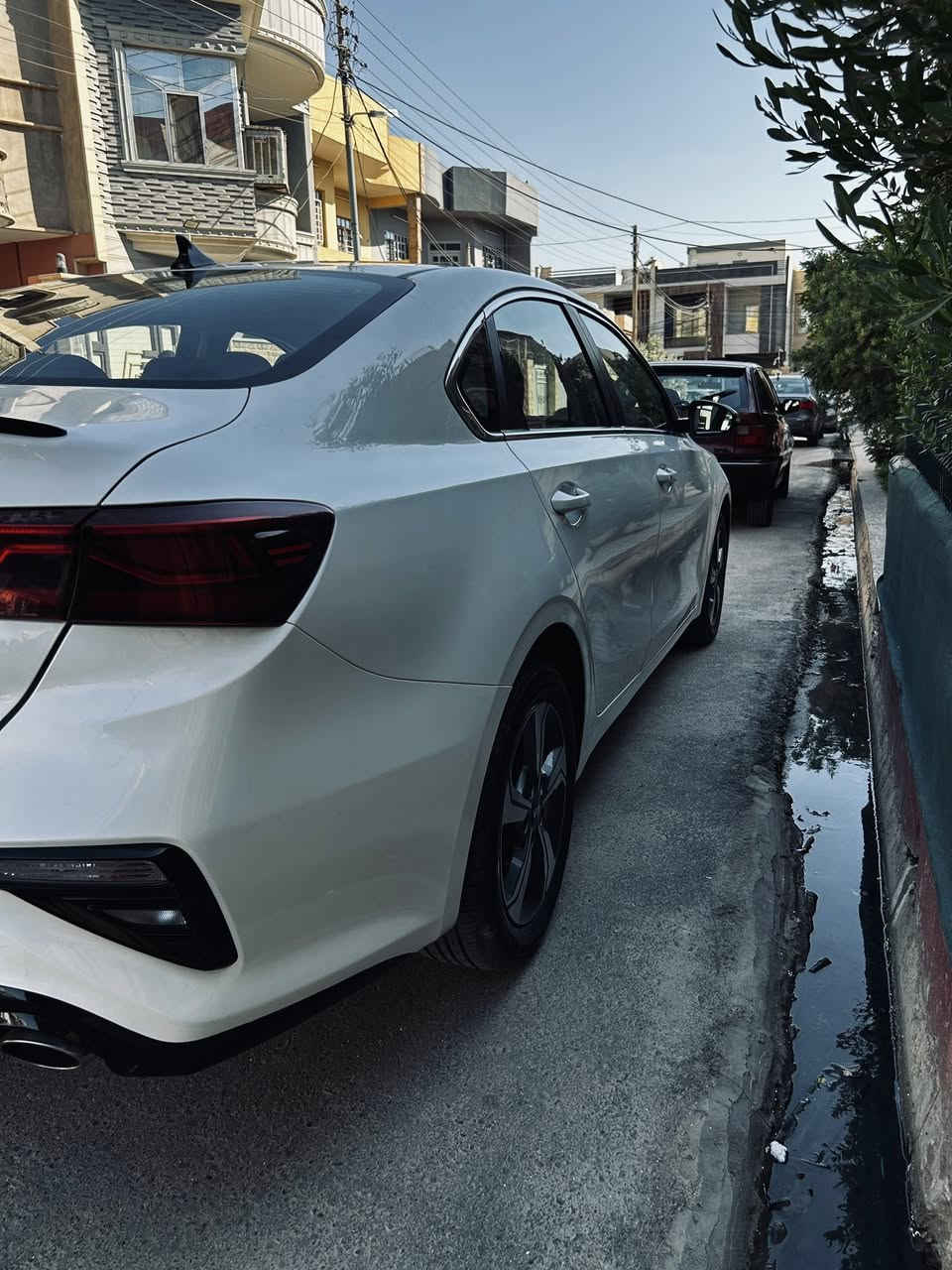 السلام عليكم
كيا سيراتو للبيع موديل 2019
سياره حيل حلوه 
ممشى السياره 118كيلوً
سياره كفاله بدون صبغ فقط بارد باب خلفي 
موصفات السياره 
1بصمه تشغيل بصمه أبواب تشغيل عن بعد 
2صندوق ذكي يفتح عند الاقتراب 
3شاشه اعطال
4حساسات امامي خلفي 
5درايف مود 3انظمه قياده 
6تحكمات ستيرينً
7ليت فراشه 
8لد خلفي 
9ويل كب 
10مري شفط وكهرباء 
سياره كلش حلوه بدون اي مصروف كامله 
سعرها 152وبيها مجال للشراي 
مكان سياره موصل حي الوحده 
***********
