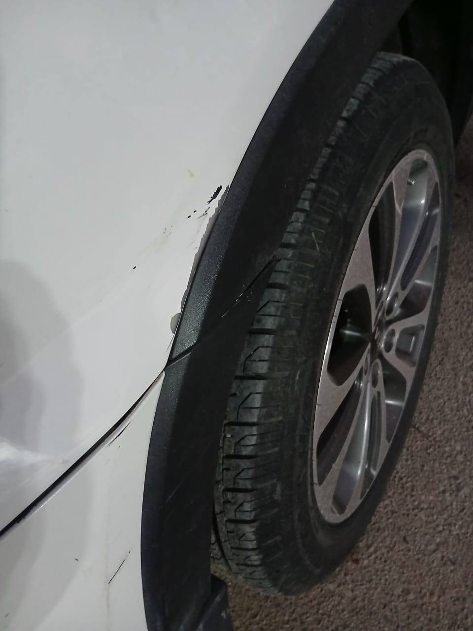 كيا سورنتو خليجي ذي قار 
موديل 14
مكفولة من الصبغ والتبديل بيه فقط ذني الدحجات بالصورة 
باسمي 
مكينة  6
سبعة راكب 
السعر. 190وبيه مجال بسيط 
***********..
