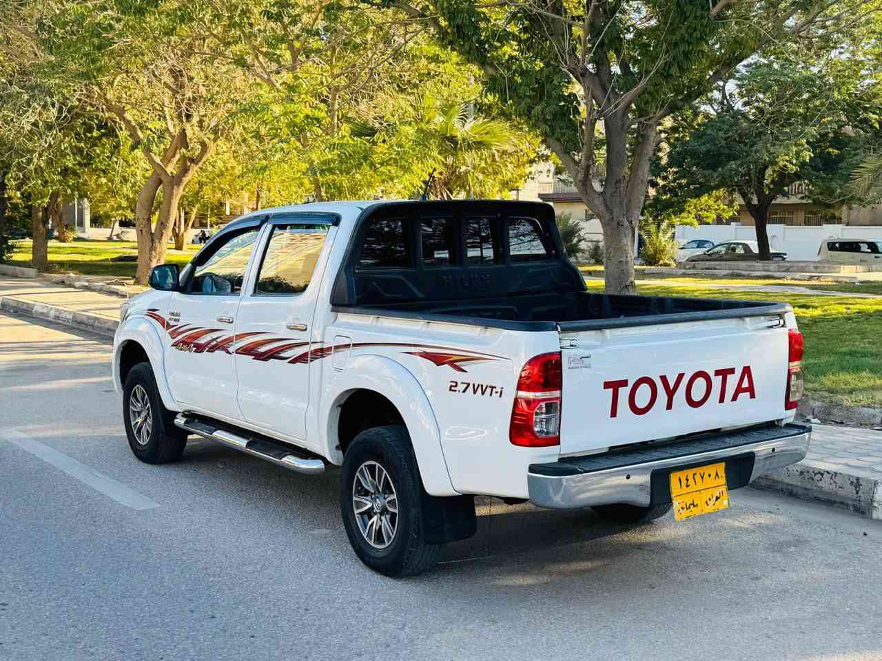 تويتا بيك اب تويوتا هايلوكس 2014 دفع رباعي 
لون ابيض خليجي. محرك مفتوح اصلي 
تخم تاير جديد صدر امامي 
خلي نظيف تبريد تدفئه داخل نظيف 
تدفئه وتبريد الكشنات رقم شمالي 
سليمانيه

🛑 السعر سوي تعليق يصل مباشرة 🤖 

تحويل مباشر  وتفاصيلها مذكوره بالسونار المفرق  
مكانها بغداد حي الجامعه 

رقم صاحب السيارة 
***********
