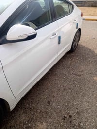 من رخصه الادمن سياره نوع النتره ابيض بغداد رقم انكليزي للبيع وارد كندي...