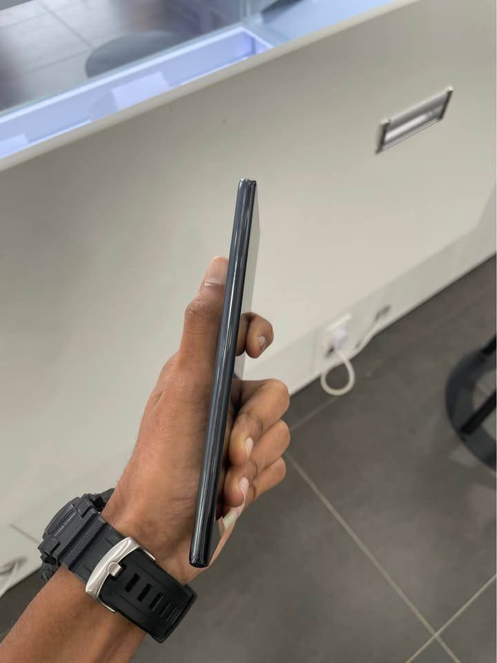 موبايل هونر 70 مراوس بجهازين او لبيع فقط بس الضهر مكسور جهاز مكفول من كلشي ***********
