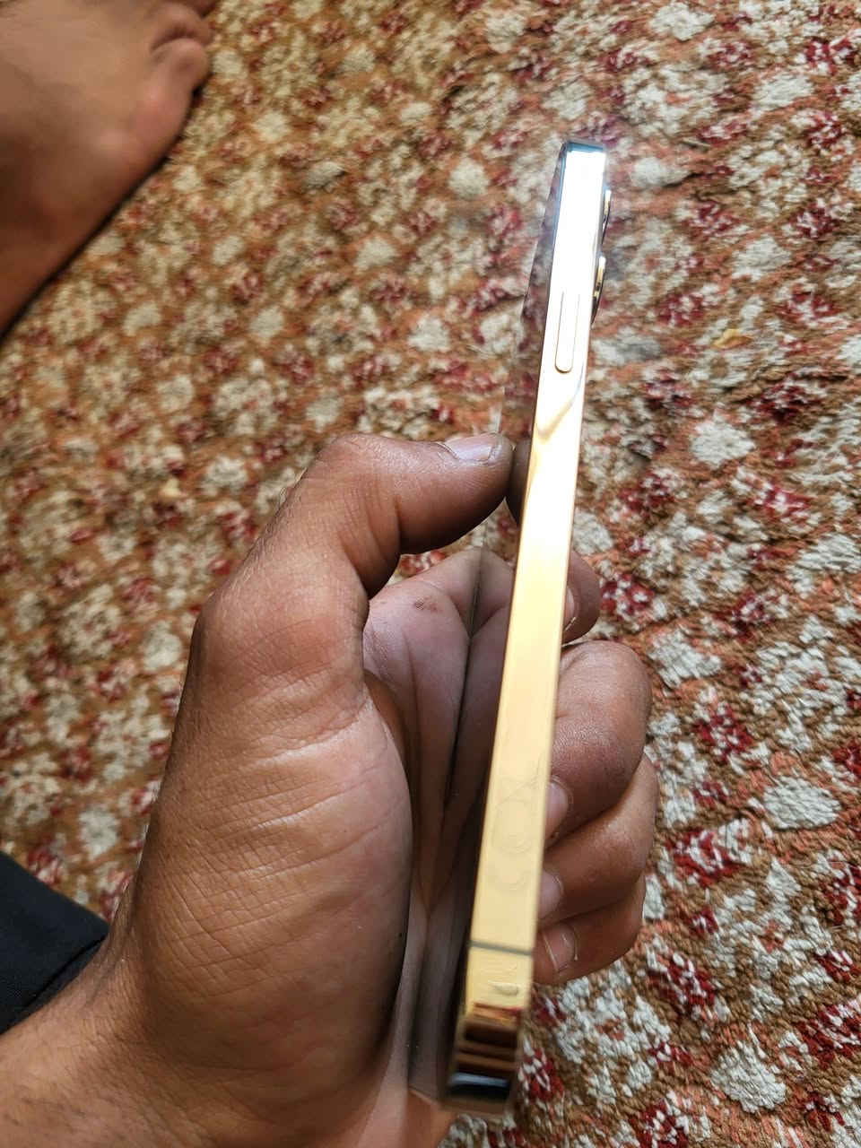12 برو ماكس جهاز بلادي نضيف لوك شخط مابي ذاكرة 256 بطارية 76 للبيع و مراوس شراي خاص و اتصل ***********
