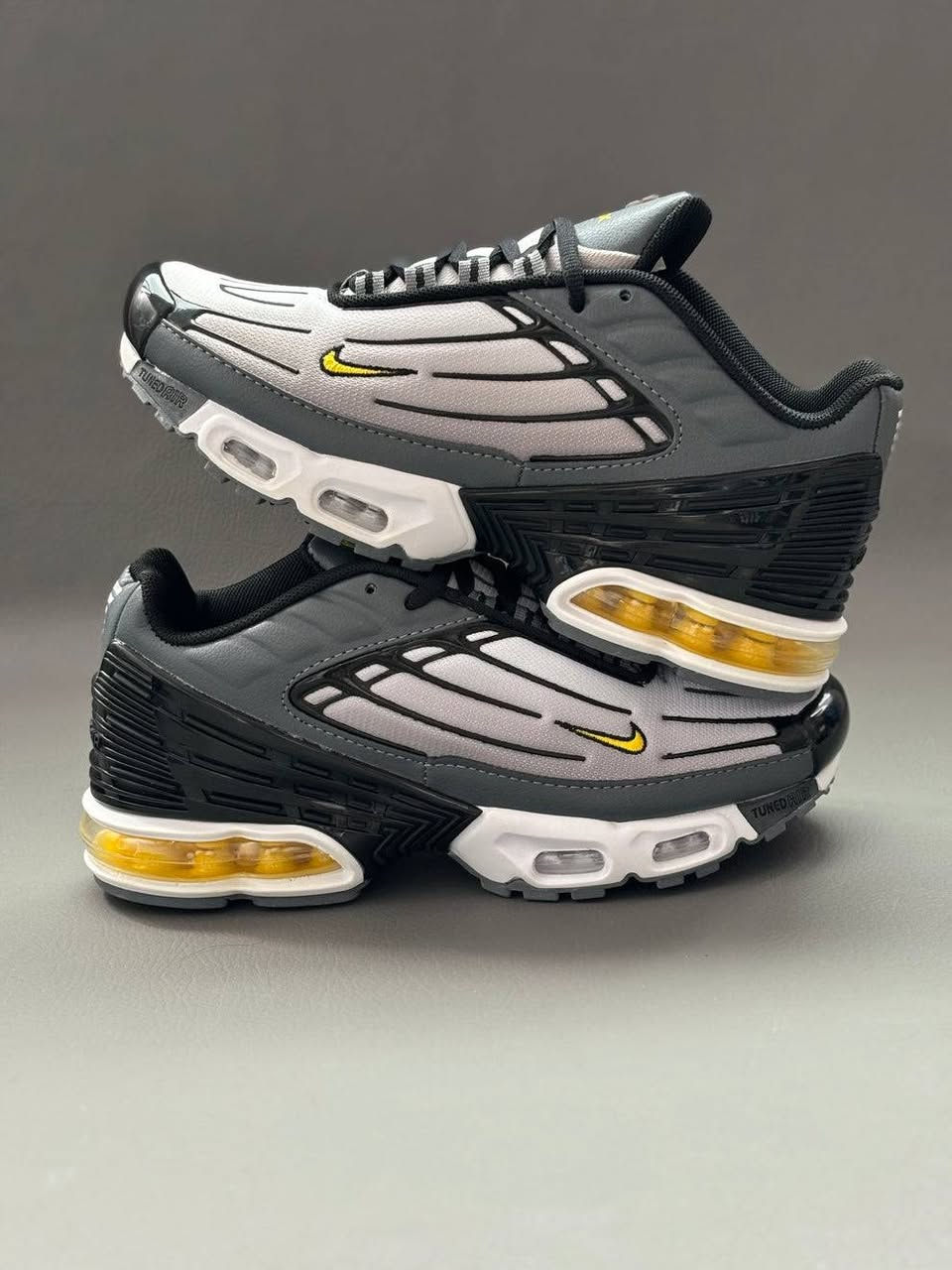 Nike Airmax TN
Nike Airmax TN         41..42
اورجنال . سعر 75 الف


**إذا كنت صاحب هذا الإعلان وتريد حذفه لأي سبب، رجاءا أرسل رسالة إلى الدعم الفني**