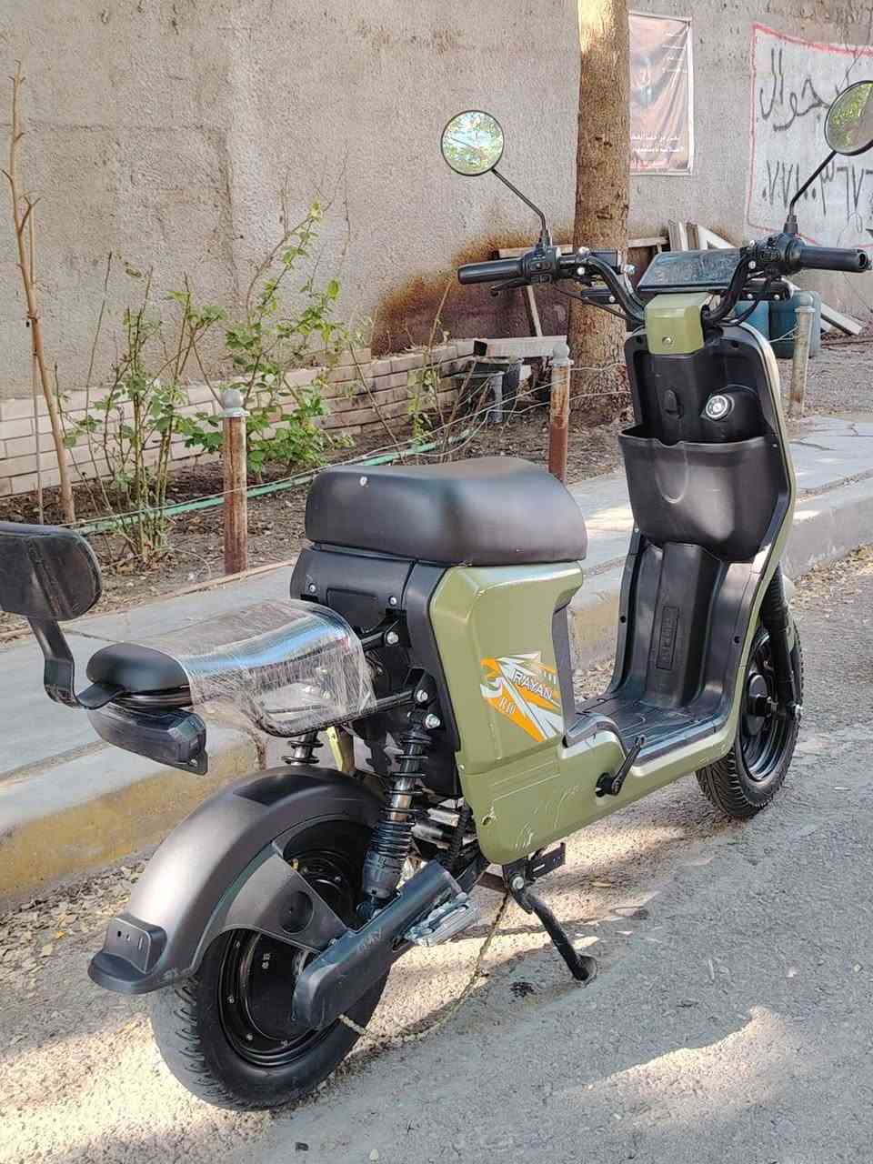 السلام عليكم دراجه للبيع ب 350 وبيها مجال وبيها مجال خدمه الطيبين المكان حي جهاد ***********
