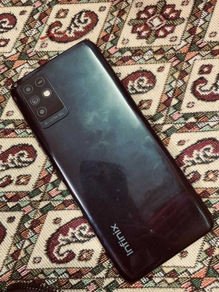 انفنكس نوت 10
بعد كارتونو موجود جهاز نظيف
دبل سيم ذاكره ١٢٨ 
بصمه اصبع ووجه 
سعرو ١٠٠ قفل 
*********** واتساب
