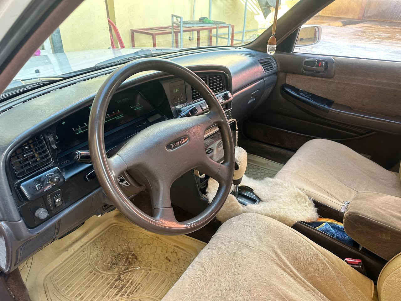 السلام عليكم
سياره مارك للبيع 

نظيفة جدآ

كلها على وضع الشركه 

سعرها50 

وبيها مجال
العنوان الشرقاط

***********
