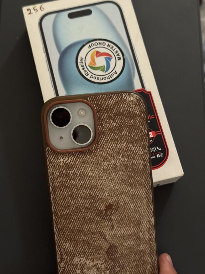 ايفون 15 عادي
 ذاكرة 256 
نظافة 100‎%‎ شخط واحد مابي 
بطارية 85 
ممفتوح ولامصلح وين ميعجبك افحص 
 واتساب *********** 
السعر 700 الف 
مكاني بغداد الكرخ
