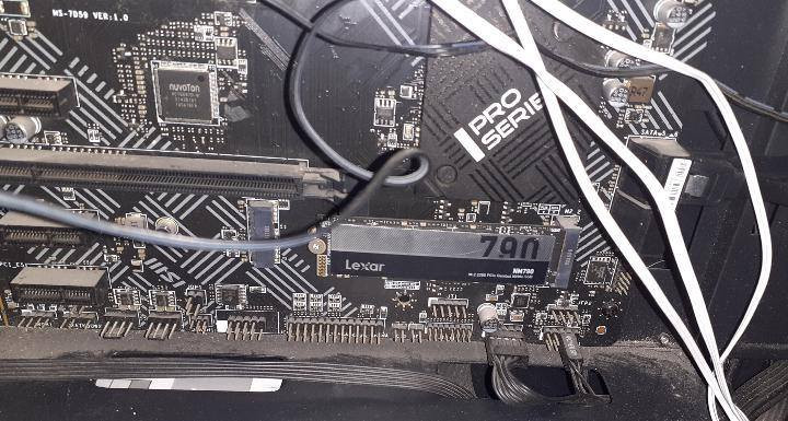سلام عليكم 

Ssd m.2 lexar nm790 2TB gan4

استخدام كلش قليل

بسعر 280 وبيه مجال 

مكاني موصل وعندي توصيل


**إذا كنت صاحب هذا الإعلان وتريد حذفه لأي سبب، رجاءا أرسل رسالة إلى الدعم الفني**