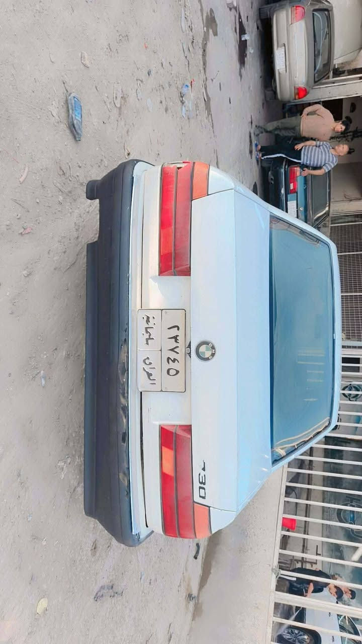 السلام عليكم للبيع بي ام دبليو حجم 735رقم شمالي تحويل ثاني يوم سياره حلوه وكاملا من كلش تبريد ثلج كهربائية كله جاهزه سعر 33وبيه مجال مكان السيارة واسط العزيزيه رقم هاتف صاحب السيارة *********** علمن اني مكلف بلنشر
