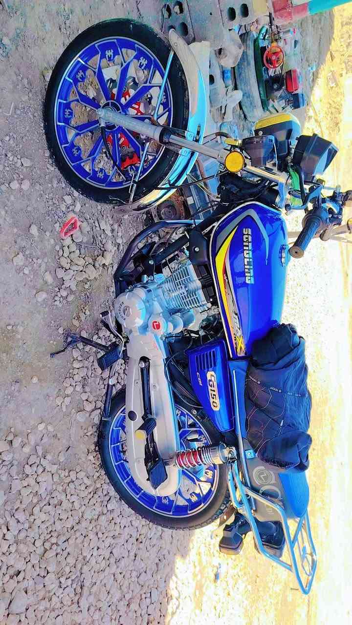 يا الله سلام عليكم دراجه للبيع سفانه  موديل 24 مكفوله كفاله عامه شرط  طالعه بل 26 بشرط انضف من الصورة مكينة 200 بصمات  تشغيل عن بعد  لون مميز كهرباءيات كلهة شغالة السعر 700 وبيه مجال للشراي اتصل وبيك خير وتدلل ***********
