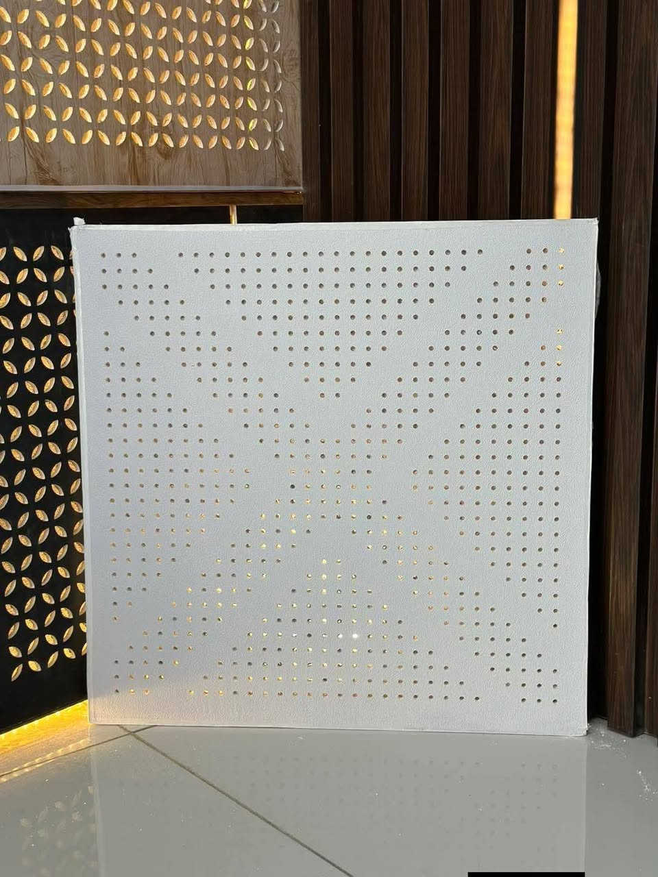 تم بحمد الله وصول الوان جديدة:

✅سقوف ثانوية (بلاستك –جبس–CNC)
✅تغليف جدران بلاستك طول 3 متر* عرض30سم 
✅كورنيش(بنل) أحجام متعددة
✅أنارة (LED) ضمان سنة أستبدال 

حديثة-السبحاني-الشارع العام 
للتواصل مراسلة الصفحة او الاتصال: ***********
