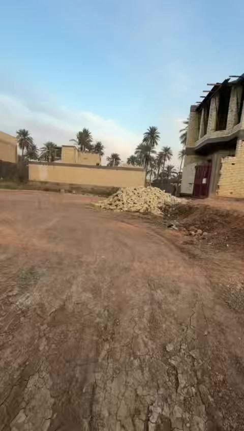 السعر 👈 (( 72 )) مليون مع المجال 

سلام عليكم متابعيه اليوم نعرضكم قطعه طابو زراعي سند 25 اقرار محكمه من صاحب السند مباشر المساحه (( 210 متر ))  واجه 10 والنزل 21 ونص خدمات متوفره بالكامل ماء اساله مجاري كهرباء وطني مولد ذهب تبعب عن التبليط 150 متر عرض الشارع 8 متر العنوان كربلاء الحسينيه قرب فندق البارون شارع المدارس تبعد عن الامام كيلو ونص متر للستفسار اكثر
الاتصال بالارقام المذكوره 
***********
***********
@الجميع
