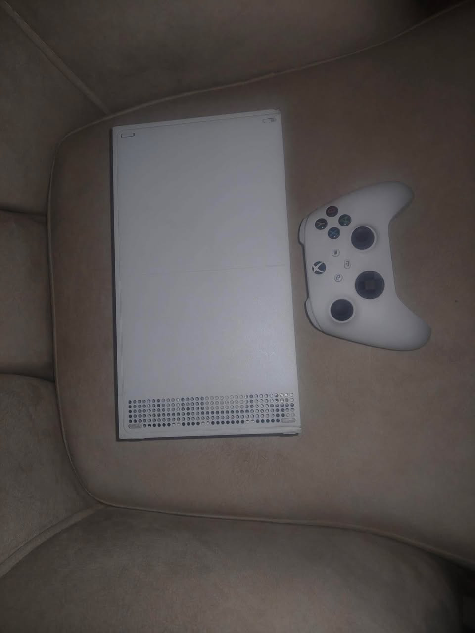 سلام عليكم اكس بوكس سيريس ايس للبيع نضافه100‎%‎اي عبب مابي ويا يده ويو بي اس السعر430وبي مجال


**إذا كنت صاحب هذا الإعلان وتريد حذفه لأي سبب، رجاءا أرسل رسالة إلى الدعم الفني**