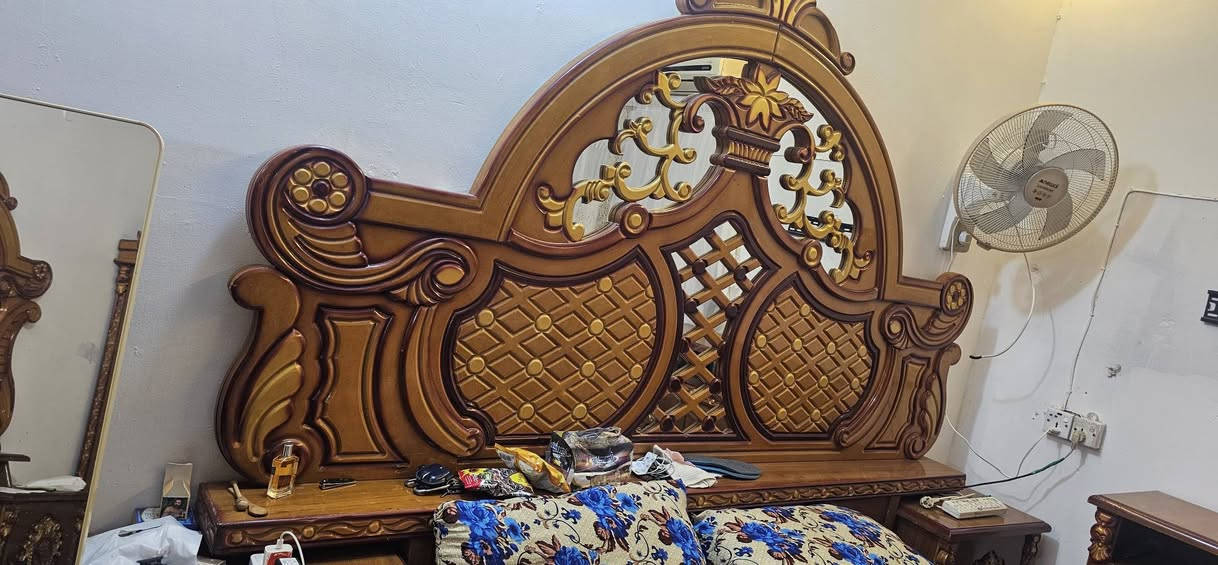 للبيع غرفه مستعمله كله الخشب بلوك بعده مغلفه ب ليلون بغداد ***********
