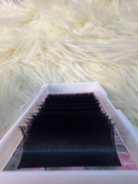 متوفر جميع انواع الرموش الطبيعية بارخص الاسعار (جملة الجملة) مكاني بغد...